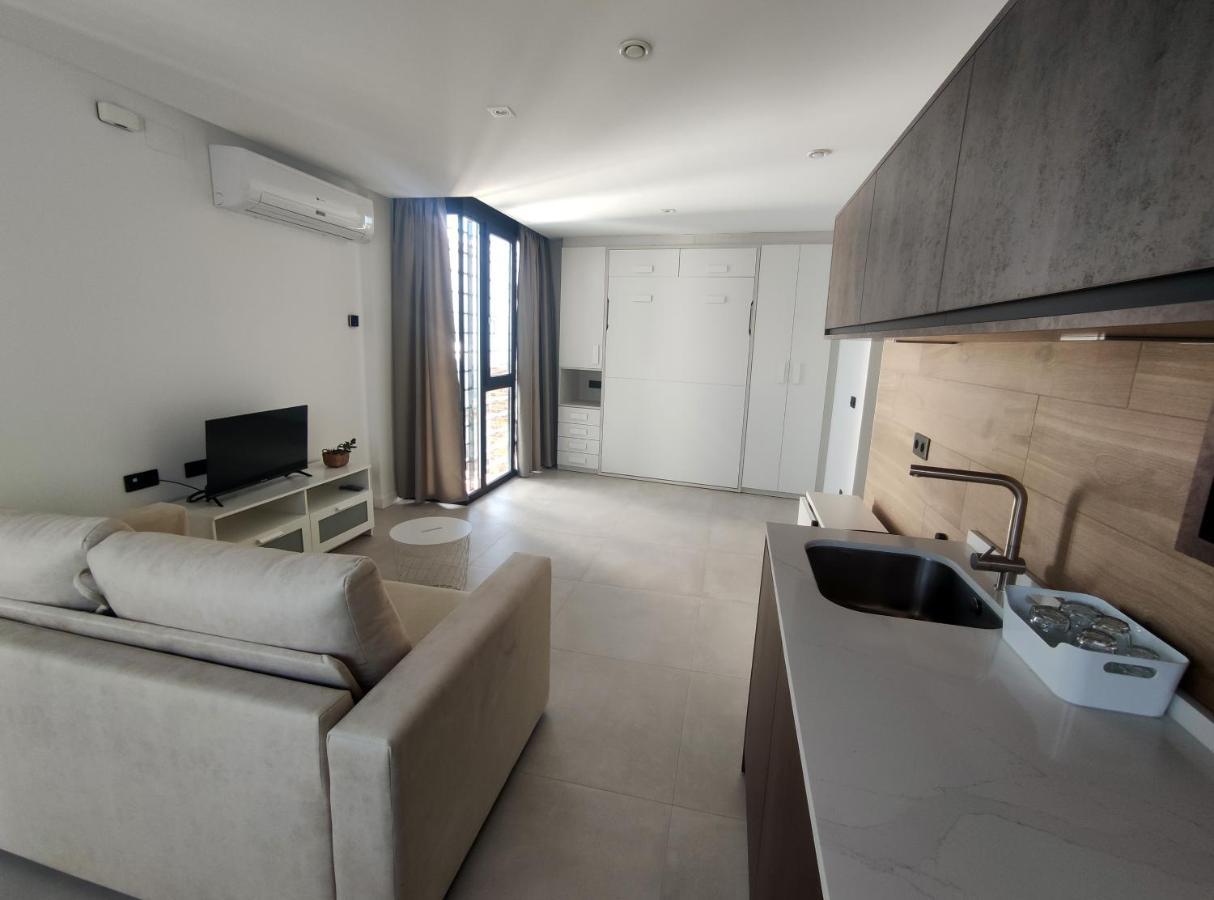 Apartamentos Las Pasaeras Монтеэрмосо Экстерьер фото